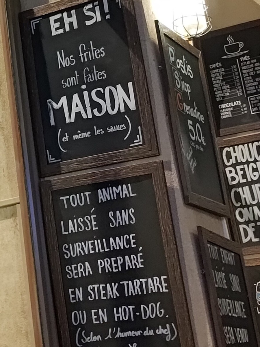 Les ardoises du Jakadi : frites maison, humour du chef