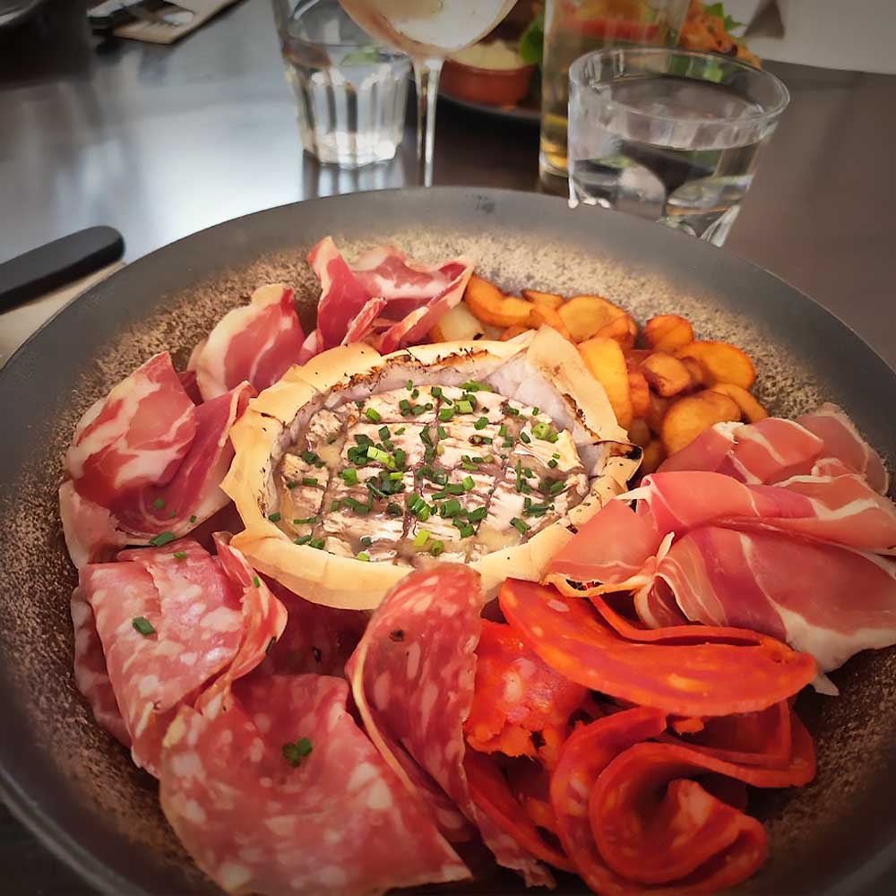 Planche de tapas à partager